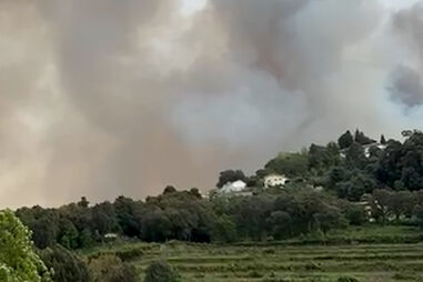 Incêndio deflagra em Braga e mobiliza mais de 100 operacionais