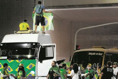 Apoiantes de Bolsonaro bloquearam estradas por todo o país após a derrota nas presidenciais de 2022