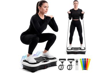 Mulheres a exercitar-se numa plataforma vibratória para potenciar o bem-estar