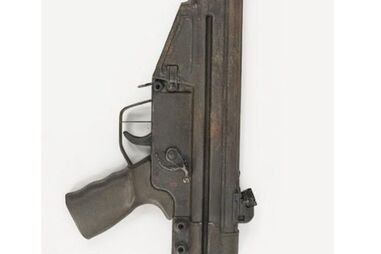 Espingarda automática G3 que foi entregue voluntariamente à PSP