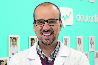 Fundador do Doutor Finanças alvo de processo disciplinar por assédio moral e sexual