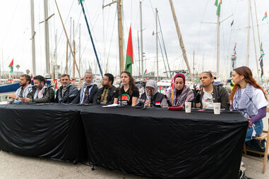 Membros da Flotilha Global Sumud rumo a Gaza