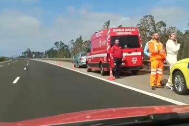 Mulher abandonada desmaiada na A8 terá sido agredida pelo companheiro