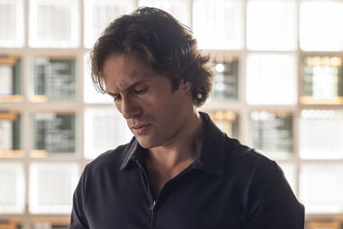 Sammy (José Fidalgo) tira aliança em 'Terra Forte'