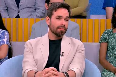 “A vida das crianças não se faz só da escola”: Ricardo Martins Pereira sobre polémica das férias de Bernardina 