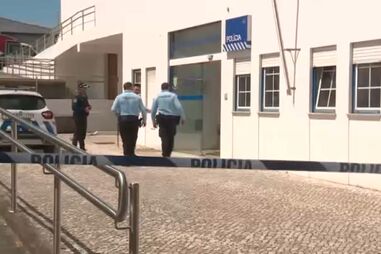 Jovem esfaqueia agente em esquadra da PSP em Leiria