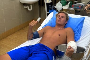 Surfista recupera após ataque de medusa em Fiji