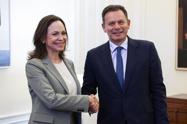Luís Montenegro e Corina Machado no Palácio de São Bento