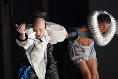 Espetáculo 'Parterre', de Volmir Cordeiro (2 de maio, Teatro Municipal Joaquim Benite)