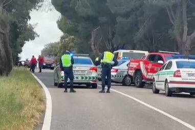 Homem ferido em despiste de carro seguido de incêndio