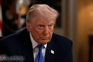 Trump afirma que jornalista do '60 Minutes' é 'uma vergonha' por confrontá-lo com manifesto escrito por atirador