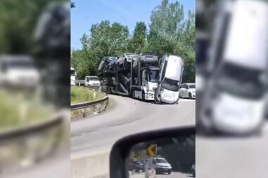 Camião perde carga no acesso à VCI e condiciona trânsito no Porto