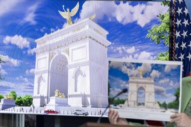 A obra polémica que agita os EUA: O arco de Trump