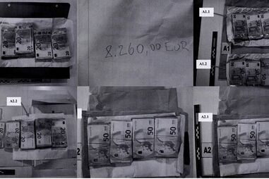 As imagens das notas com impressões digitais de quatro agentes da PSP apreendidas no gabinete de Vítor Escária