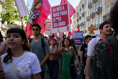 Carga horária semanal média, para cada trabalhador em Portugal, foi de 39,7 horas em 2025