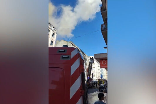 Incêndio deflagra em prédio na zona de Arroios em Lisboa