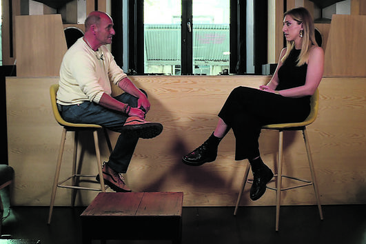 “A melhor ajuda é fechar a porta”: Pai de Carolina Deslandes conta como recuperou da adição