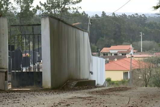 Casal de ladrões assalta carros enquanto donos vão ao cemitério 