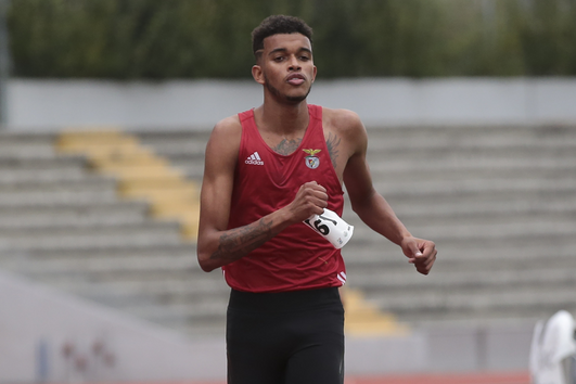 Etson Barros, atleta do Benfica