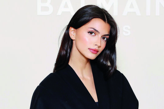 Kika Cerqueira Gomes destaca-se na moda internacional e redes sociais