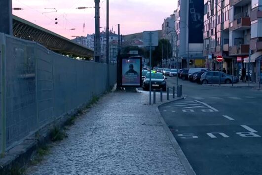 Jovem esfaqueado junto à estação da Amadora