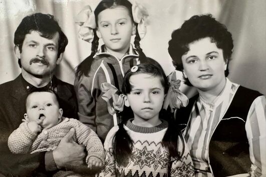 Olga com os pais e a irmã em Pripyat, duas semanas antes do acidente