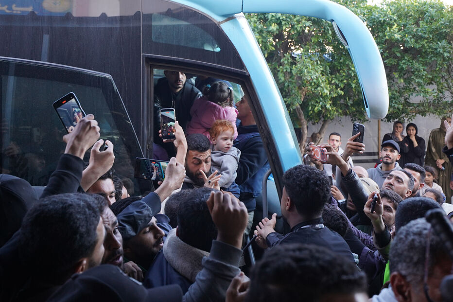 Bebés retirados há dois anos devido à guerra regressam a Gaza