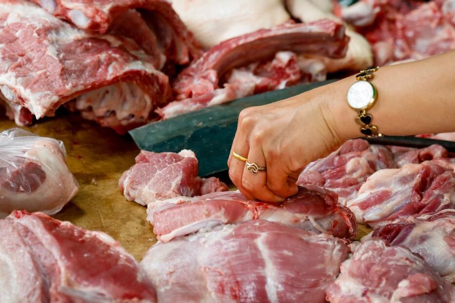 No Vietname foram apreendidas 300 toneladas de carne de porco após contaminação 