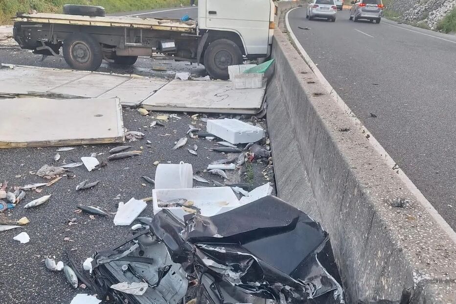 Colisão grave em Loures causa duas mortes e corte no trânsito na AML Norte