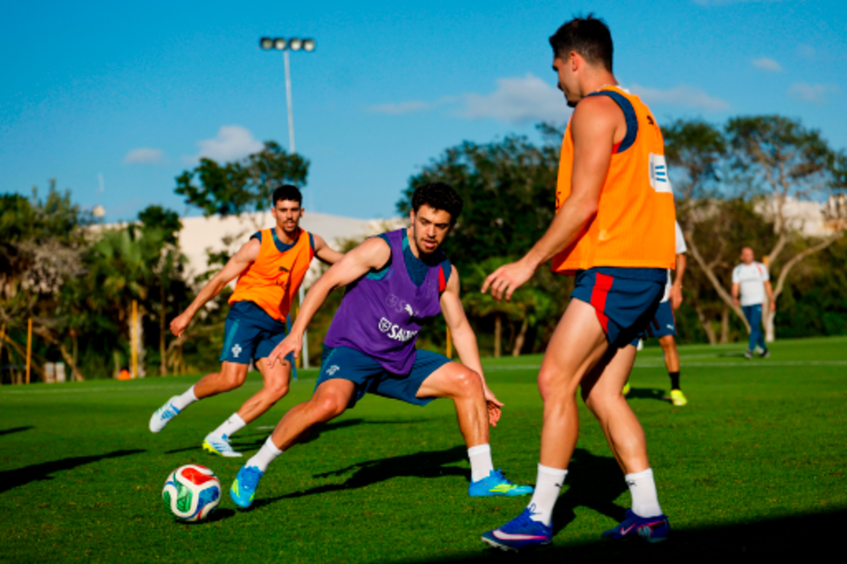 Rui Borges desmente Martínez sobre Pote, jogador do Sporting.
