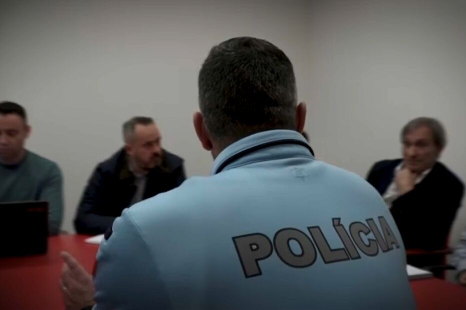 Autoridades distribuem-se pelo terreno e estudam percursos das claques antes de jogos considerados de alto risco