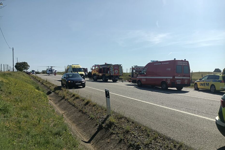 Colisão frontal no IC1 em Santiago do Cacém