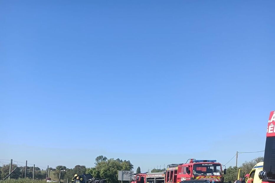Colisão frontal no IC1 em Santiago do Cacém