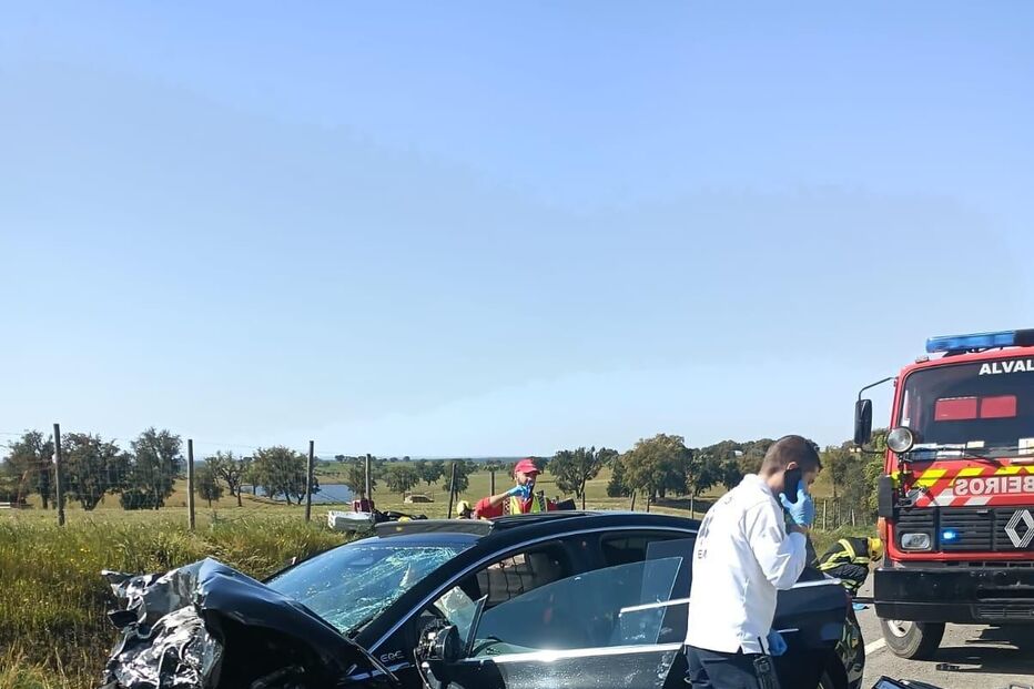 Colisão frontal no IC1 em Santiago do Cacém