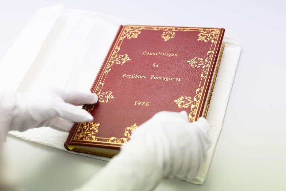 Constituição de 1976