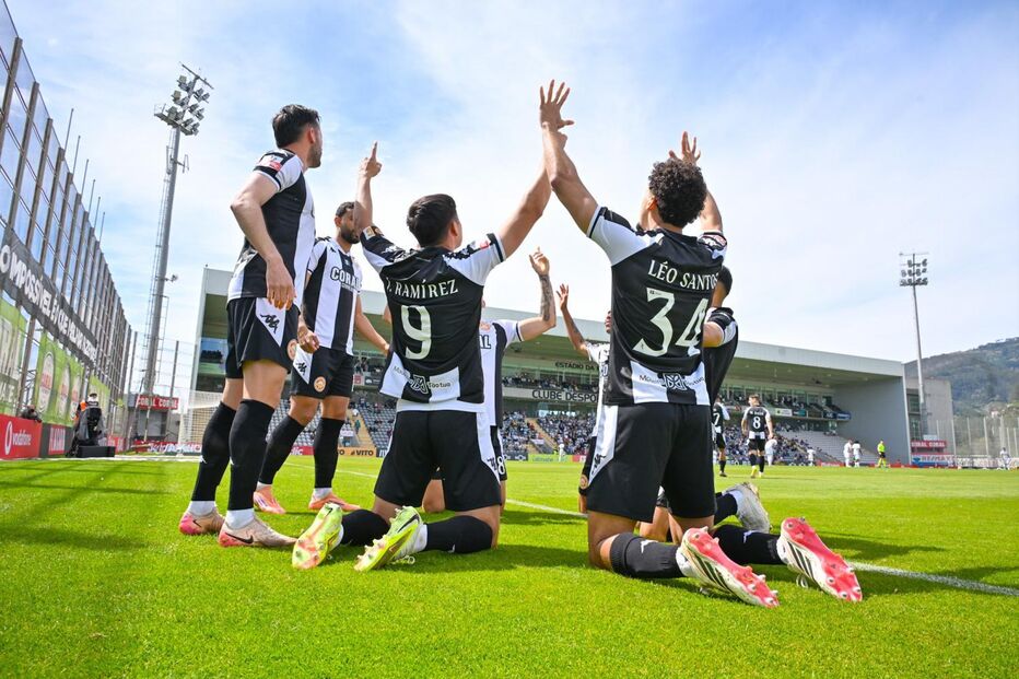 Nacional vence Estrela após oito jogos sem ganhar e sobe a 15.º