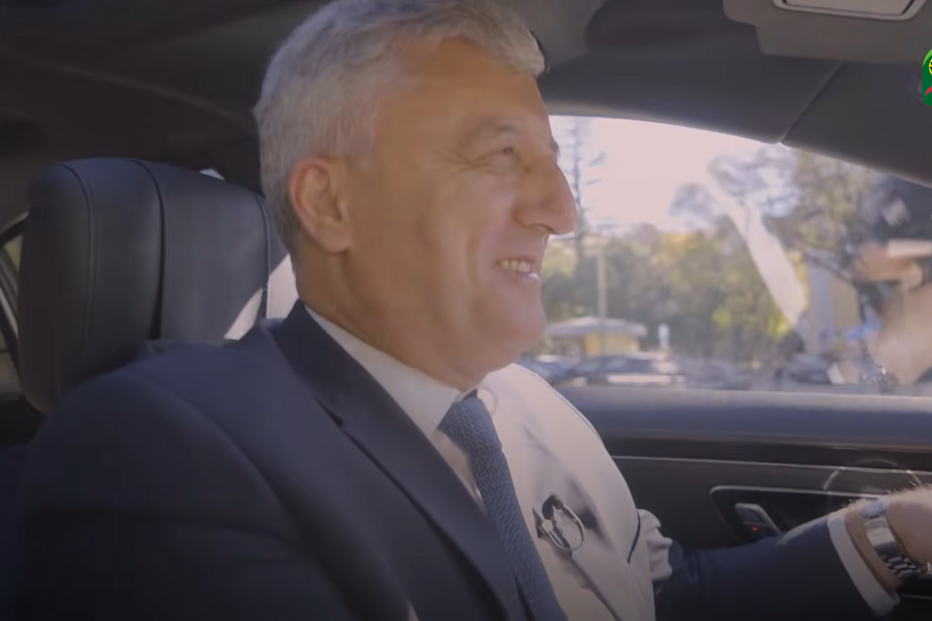 Motorista de Luís Montengero faz viagem de carro sem cinto de segurança