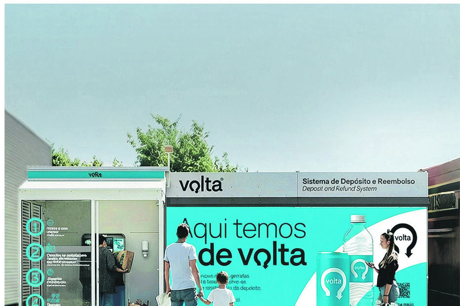 Equipamento de recolha de embalagens é colocado à entrada de superfícies comerciais