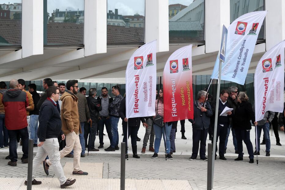 Greve foi convocada pelos sindicatos afetos à Fiequimetal/CGTP-IN