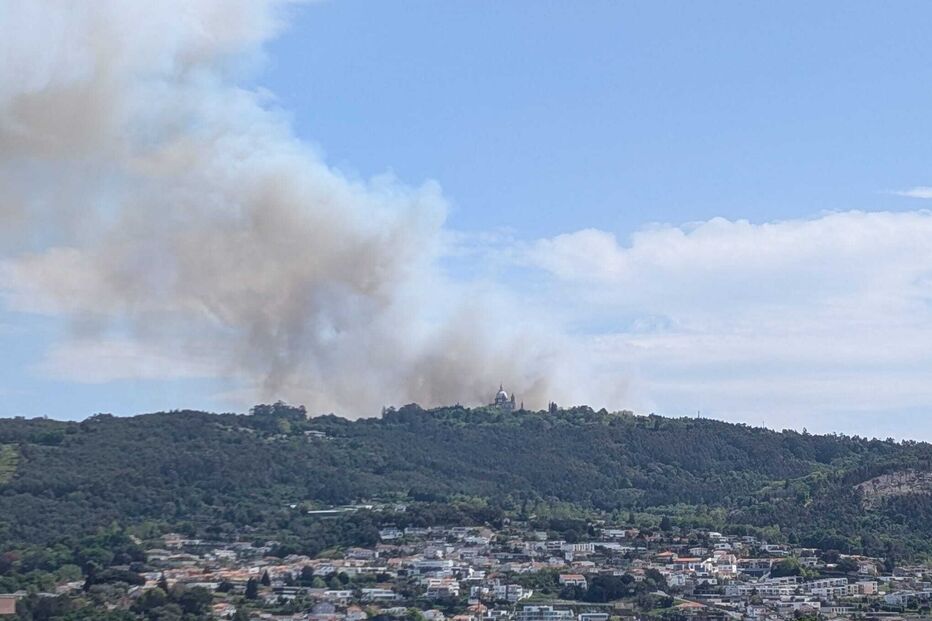 Incêndio deflagra em Braga 