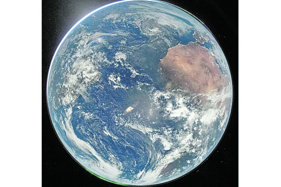 Na parte superior à direita, a norte de África, está Portugal