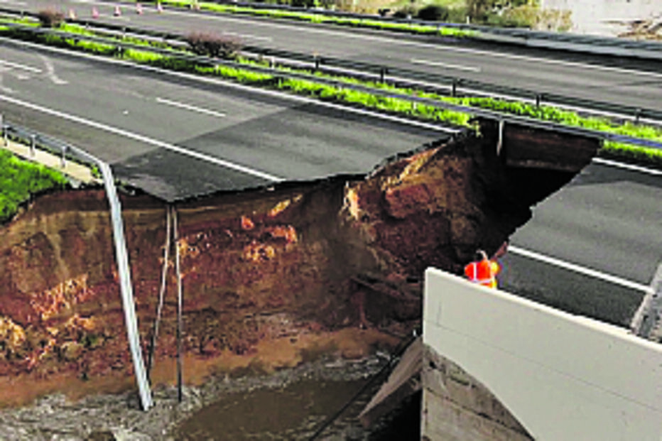 A queda do viaduto da A1 sobre o Mondego, em Coimbra, foi o que causou maior impacto