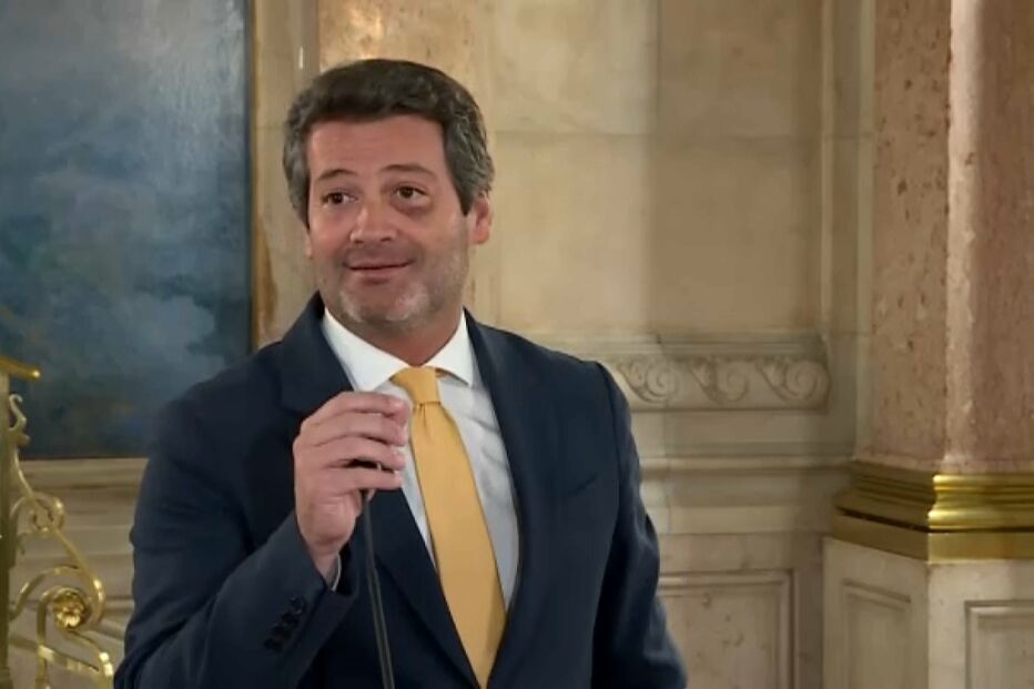 André Ventura surge com olho negro e fala em 