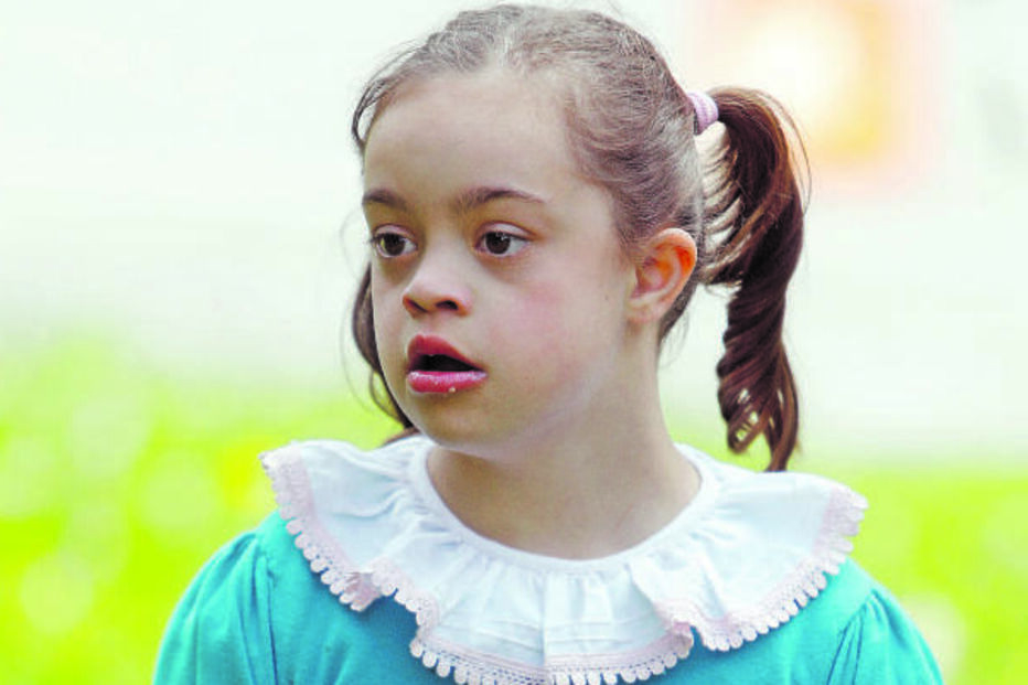 Margarida Moreira estuda Teatro na associação de que a mãe é vice-presidente