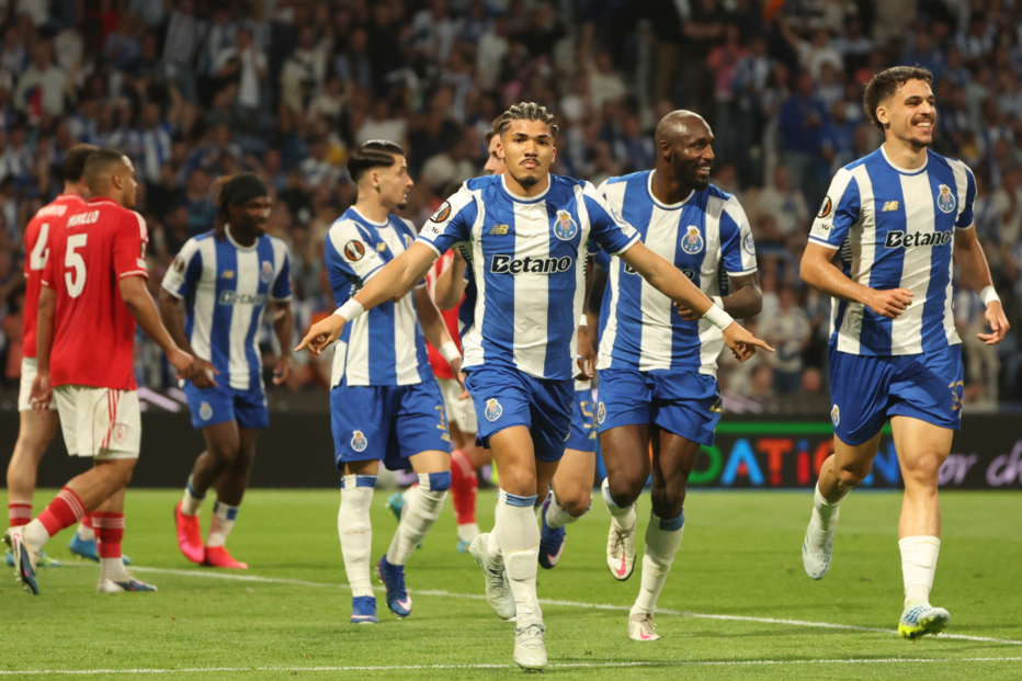 FC Porto e Nottingham Forest empatam na Liga Europa, num jogo no Estádio do Dragão.
