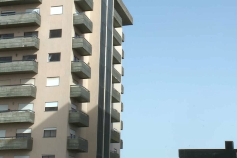 Inquilino mata senhorio por aumentar renda e atira-se da janela na Marinha Grande 