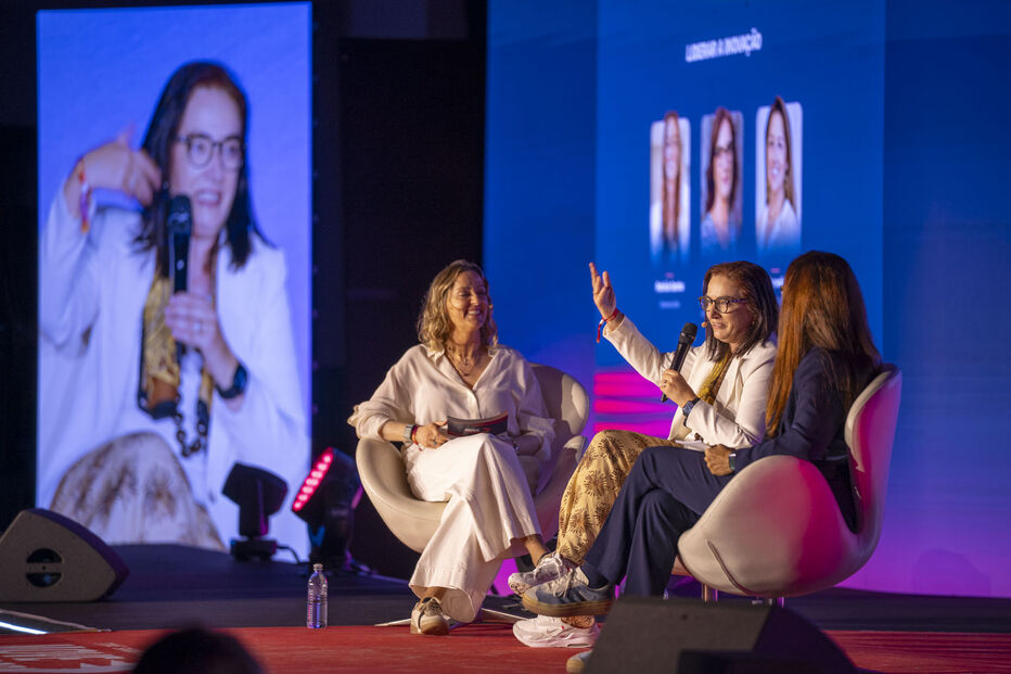 Profissionais do setor imobiliário reunidos no Zome Summit para debater o futuro do mercado