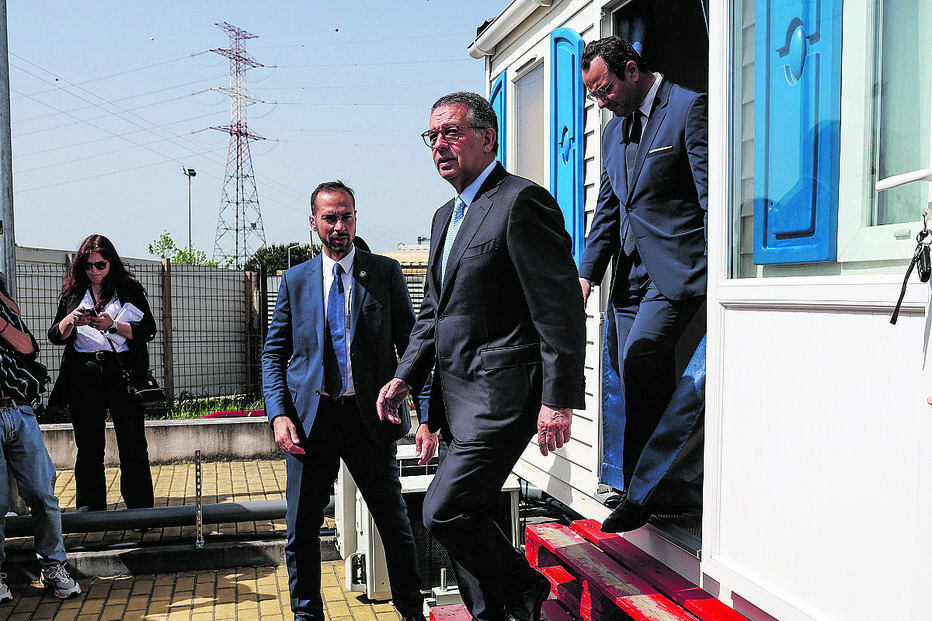 António José Seguro no parque de casas modulares da freguesia de Pousos, concelho de Leiria