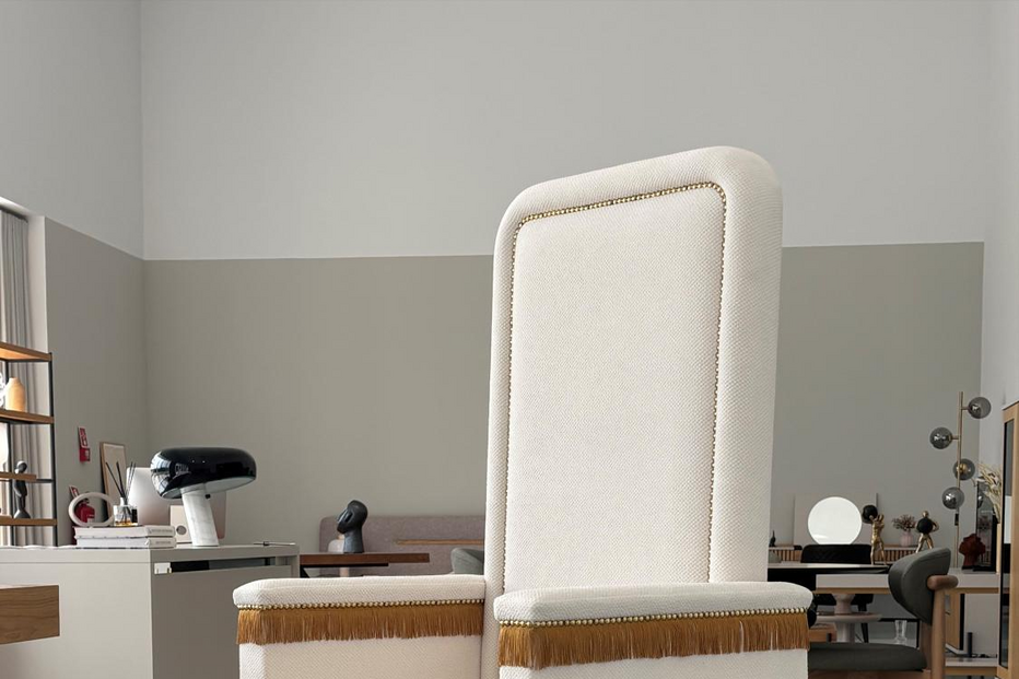 Cadeirão onde o Papa Leão se vai sentar durante visita a Angola