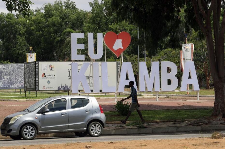 Kilamba aguarda mensagem de Papa Leão XIV após missa.
